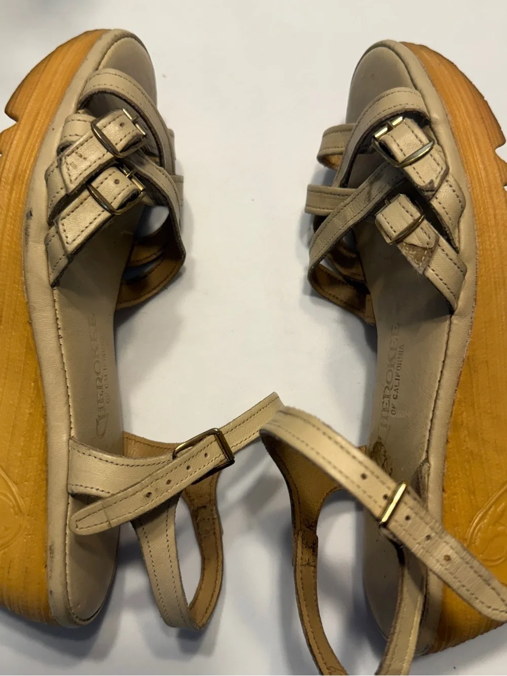 Cherokee of California Beige Strappy Wedge Sandals with Wood-Tone Sole VTG Sz 6